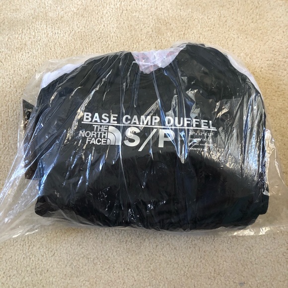 NWT Supreme The North Face Studded Camp Duffle Bag - Picture 6 of 11